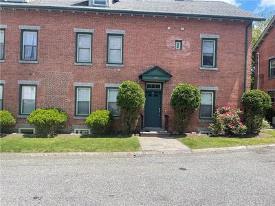 1746 Lonsdale Ave APT A