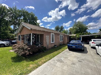 1061-1059 Indiana St
