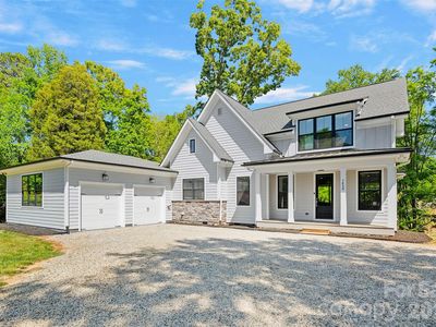 1420 Roundstone Rd