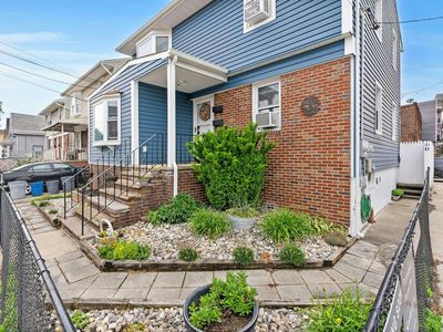 51 E 14th St
