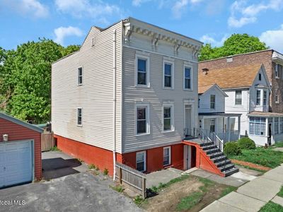 250 Yates Street
