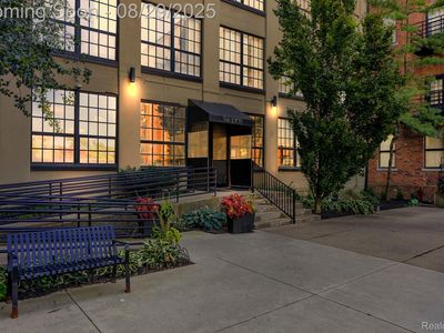 6533 E Jefferson Ave #160