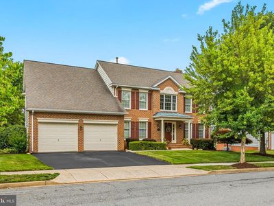 2214 W Greenleaf Dr