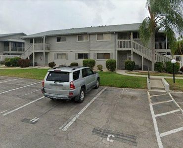 5761 Foxlake Dr APT F