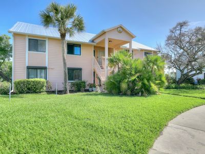 5720 Pelican Pointe Drive #3