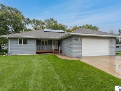 102 Loraine Dr
