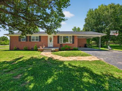 149 NE Joy Ln