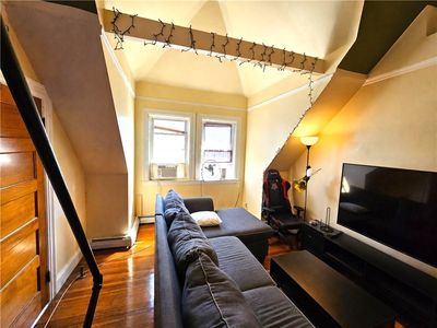 29-31 Laura St #3