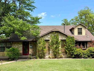 11 Eagle Dr