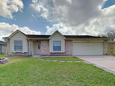 216 Maple Leaf Dr