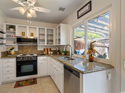 1058 Awawamalu St APT C