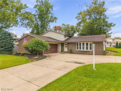 Property at 14351 Indian Creek Dr, Middleburg Heights, OH