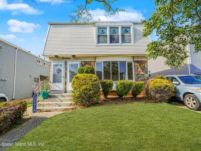 19 Rockville Ave