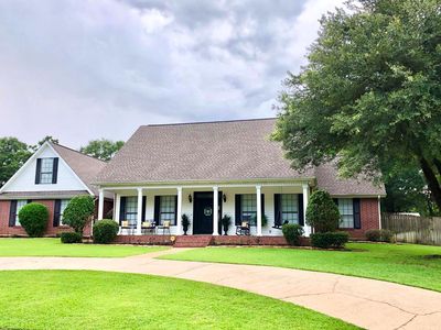 652 Lake Dr