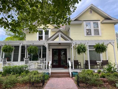 811 Emery St