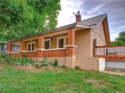 300 W 3rd St