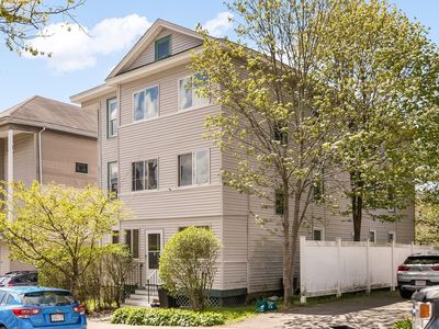 25 Almont Ave