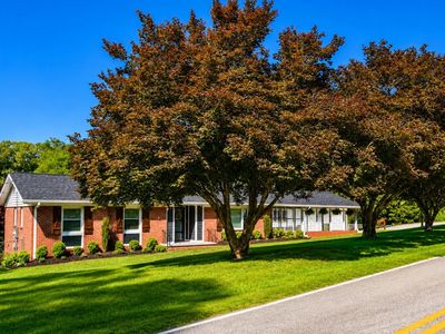 150 Greenway Dr