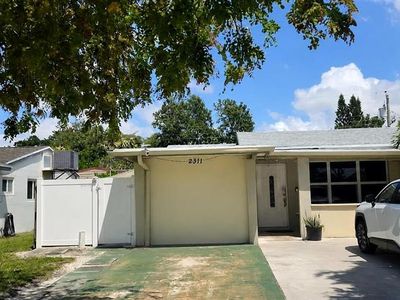 2311 N 58th Ter