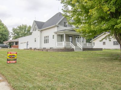Property at 1003 Division St, Hull, IA