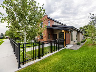 1355 Avon St