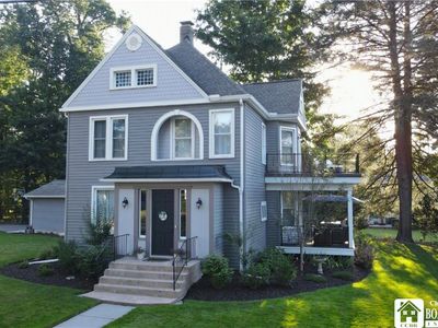 12 Vista Way