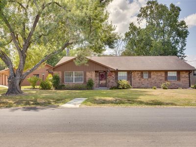 5821 Russell Ln