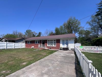 1200 W Chester Ave