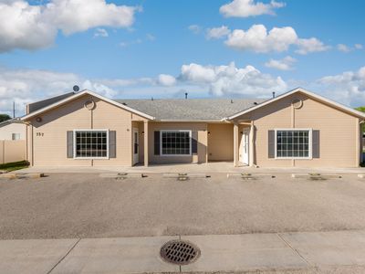 727 N Stampede Ct