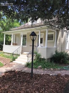 106 W Cheyenne Rd
