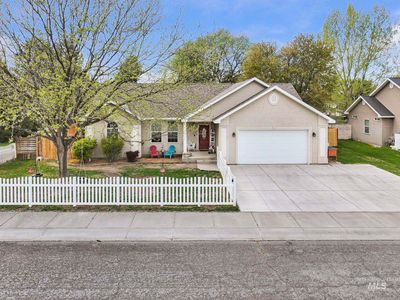 1413 Winterlane