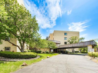 5840 W 104th St APT 415
