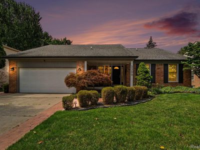 Property at 5309 Orchard Crest Dr, Troy, MI