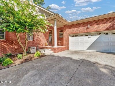 2464 Mountain Dr
