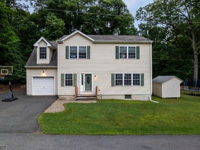 Property at 13 Cranberry Ledge Rd, Andover, NJ