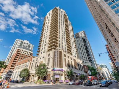 635 N Dearborn St APT 1301