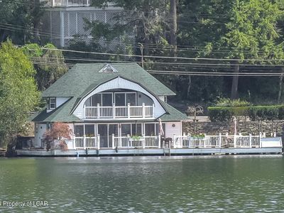 138 Lakeside Dr