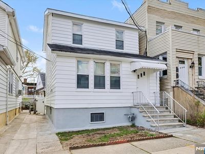Property at 222 Riverview Pl, Cliffside Park, NJ