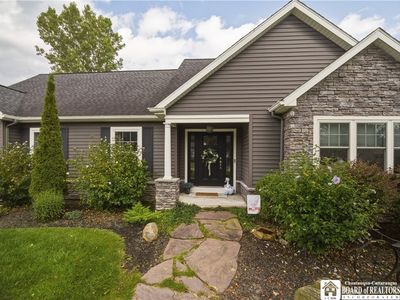 2884 Bentley Ave