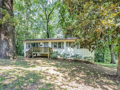 1 Hickory Ln
