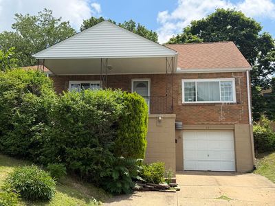 121 W Patty Ln
