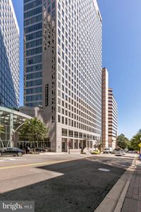 1111 19th St N APT 2007