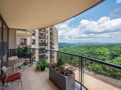 2 Claridge Dr #8HW
