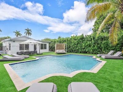 545 NW 52nd St