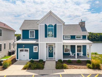 215 Leeward Way