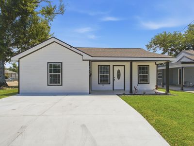 1012 Azalea St