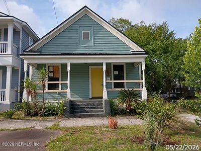 502 E 5TH Street