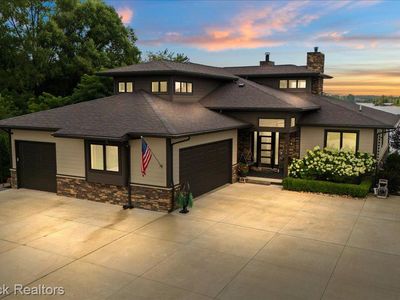 8184 Woodland Shore Dr