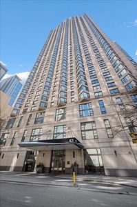 401 E Ontario St APT 401