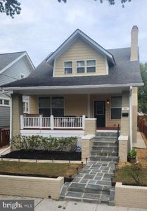 829 Whittier Pl NW